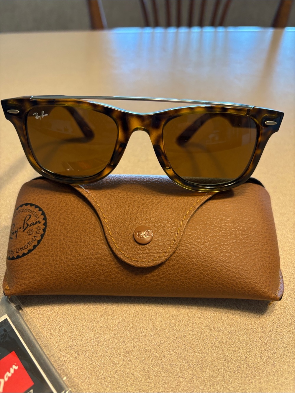 Ray-Ban RB4540 Tortoiseshell Frame Brown Lens Sunglasses Like New - Picture 6 of 7